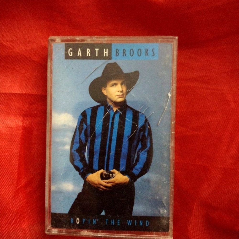 Garth Brooks "ropin' the wind" cassette tape
